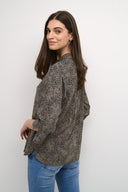 Cream blouse print met bruin en zwarte stippen en klassieke kraag