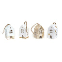 Set van vier handgemaakte Cotton-maché huisjes in wit met gouden accenten en een ophangkoord.