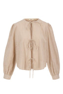 Zusss blouse jasje in de kleur ecru met knoopsluiting en streeppatroon.