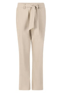 Zoso broek travel belle in zandkleur met een subtiele flair pijp