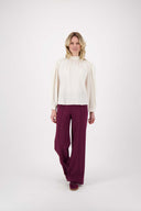 Zusss broek met naad in de kleur aubergine met een rechte pijp