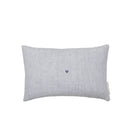 Bastion Collections kussen van 30x50 cm met een hartje in blauw/grijs