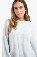 Gebreide YAYA trui met kabelpatroon in de kleur space grey/blue, voorzien van een ronde hals en ribgebreide boorden.