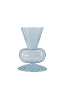 Een compact, blauw glazen vaasje van het merk Zusss