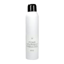 Een 200 ml fles douchegel van het merk Leeff met de tekst foam yourself fabulous op de voorzijde.