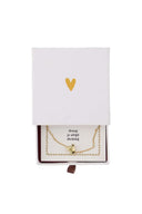 Goudkleurige ketting van het merk Zusss met een subtiel hartvormig bedeltje, gepresenteerd in een schuifdoosje.