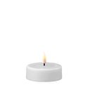 Wit DeluxeHomeart LED waxinelicht met een hoogte van 5,5 cm