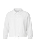 Zoso blouse in de kleur offwhite met een klassieke kraag en knoopsluiting aan de voorzijde.