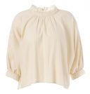 JcSophie blouse in zandkleur met kanten afwerking aan de kraag en mouwen