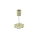 Beige metalen kaarsenstandaard met een hoogte van 13 cm.
