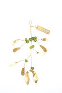 Metalen MrsBloom hanger in de vorm van een mistletoe in goud en olijfgroen
