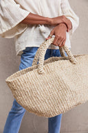 Ronde handgeweven jute mand in naturelkleur