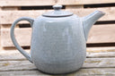 De Nordic Sea theepot van Broste Copenhagen in grijs en blauw geglazuurd keramiek