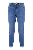 Zusss jeans mom in middenblauw, een mom-fit spijkerbroek met opgerolde pijpen