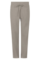 Zoso broek travel joy in de kleur zand met elastische tailleband en smalle pijpen