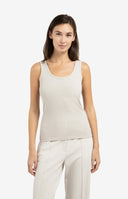 YAYA singlet in de kleur mist green met een geribbelde textuur en golvende randen bij de hals en armsgaten.