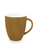 vtwonen mok met oor in de kleur caramel, gemaakt van aardewerk