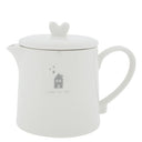 Bastion Collections theepot 1,2 liter in wit en grijs aardewerk met een huisje als decoratie en een hartvormige knop op het deksel.