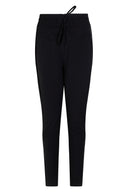 Zwarte Zoso broek travel amber met een strakke skinny pasvorm en elastische tailleband.