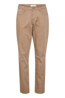 Cream broek l30 in de kleur Portabella met knoopsluiting
