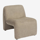 Madam Stoltz lounge stoel in beige velvet stof met houten poten