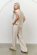 YAYA broek geweven in de kleur creme met wijde pijpen en plooien