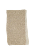 Zusss sjaal in de kleur taupe met een gebreid ribpatroon.