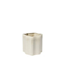 Broste Copenhagen bloempot m in keramiek met een geschulpt ontwerp in de kleur Rainy day grey