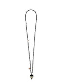 Zwarte Barts ketting napuh bestaande uit kleine kraaltjes met een grotere centrale steen en een metalen Barts-logo.