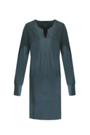 G-maxx travel tuniek in de kleur donkergroen met een elegante kraag.