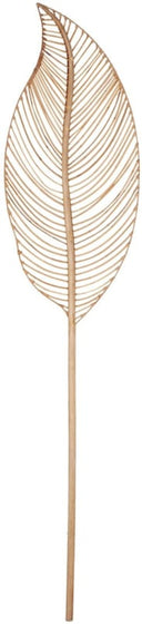 Decoratie tak XXL in de vorm van een mangoblad gemaakt van naturelkleurig rattan.