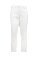 Zusss jeans mom in de kleur off white met opgerolde pijpen en riemlussen