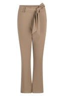 Zoso broek travel Belle in de kleur camel met flair pijp en strikband