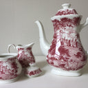 Bordeauxrood suikerpotje van J&G Meakin uit de Merrie England collectie met gedetailleerde Engelse afbeeldingen