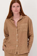 Zusss blouse van 100% linnen in de kleur donker zand