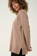Dames trui van het merk Cream in een warm bruine kleur met ronde hals.
