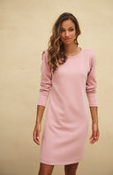 Esqualo jurk fancy in de kleur chalk pink met schouderdetails