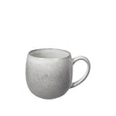 Broste Copenhagen theemok uit de Nordic Sand collectie in keramiek met grijze en zandkleurige tinten