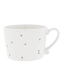 Bastion Collections mok l hearts - grijs gemaakt van wit aardewerk met kleine lichtgrijze hartjes