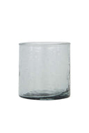 Licht grijsblauwe glazen waxinehouder van het merk Zusss met een subtiel hammered effect.