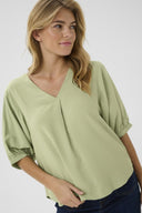 Cream blouse in de kleur Green tea met V-hals en 3/4 mouwen