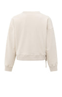 YAYA sweater in de kleur kalk met een ronde hals en losse pasvorm.
