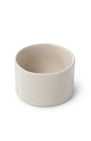 YAYA koffiemok in beige keramiek met een minimalistisch ontwerp
