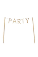 Zusss taartslinger party met katoenen letters en houten stokjes in naturel kleur