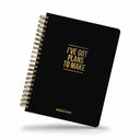 Zwarte hardcover planner van CountryatHome met goudkleurige details