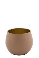 Bolvormig potje van gehamerd metaal in een nude kleur van het merk MrsBloom